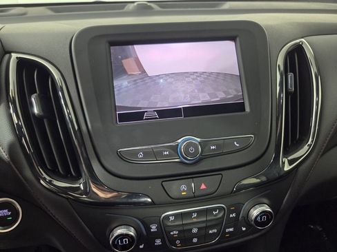 Used 2024 Chevrolet Equinox RS AWD/4WD image 11