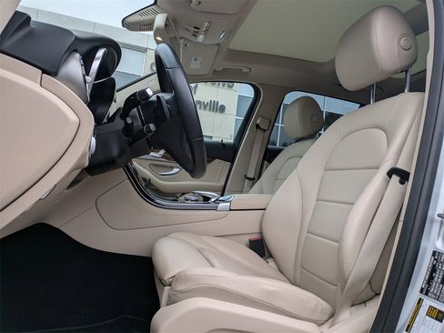 Used 2018 Mercedes-Benz GLC 300 image 2