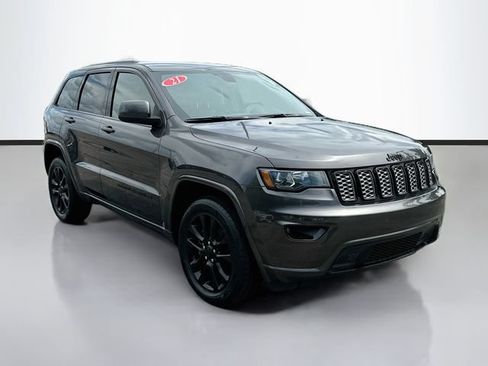 Used 2021 Jeep Grand Cherokee Laredo X AWD/4WD image 3