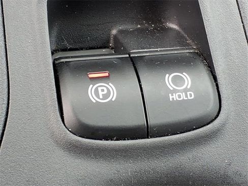 Used 2024 Toyota Corolla Cross LE image 11