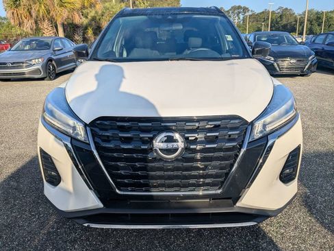 Used 2024 Nissan Kicks SR FWD image 9