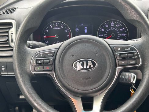 Used 2019 Kia Sportage LX image 14