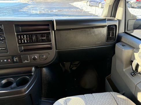 Used 2023 GMC Savana 3500 Extended w/ Power Convenience Package image 19