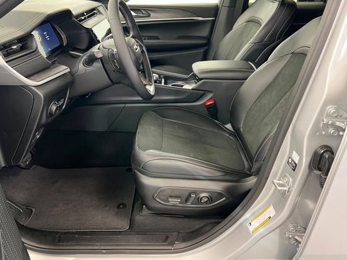 New 2026 Jeep Grand Cherokee Altitude AWD/4WD image 17