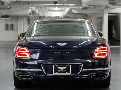 New 2026 Bentley Flying Spur Plug-In Hybrid AWD/4WD image 4