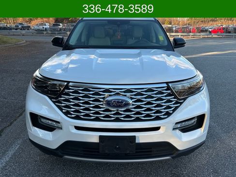 Certified 2020 Ford Explorer Platinum w/ Premium Technology Package image 8