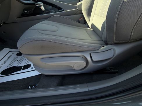 Certified 2025 Hyundai Elantra SEL image 14
