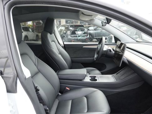 Used 2023 Tesla Model Y AWD image 15