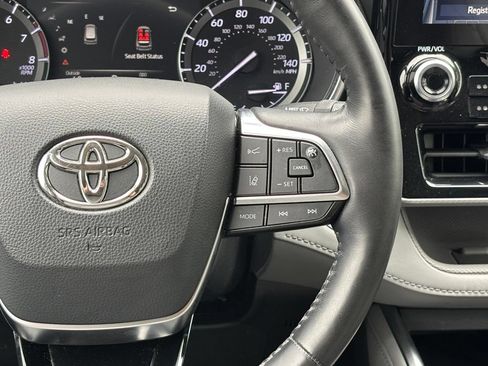 Used 2020 Toyota Highlander Platinum AWD/4WD image 24