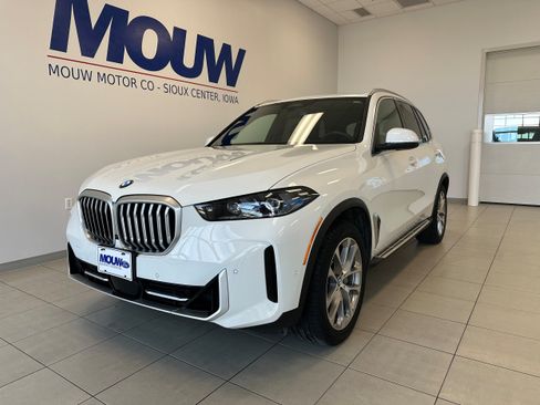 Used 2024 BMW X5 xDrive40i w/ Premium Package AWD/4WD image 2