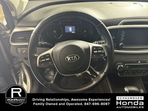 Used 2020 Kia Sorento S image 11
