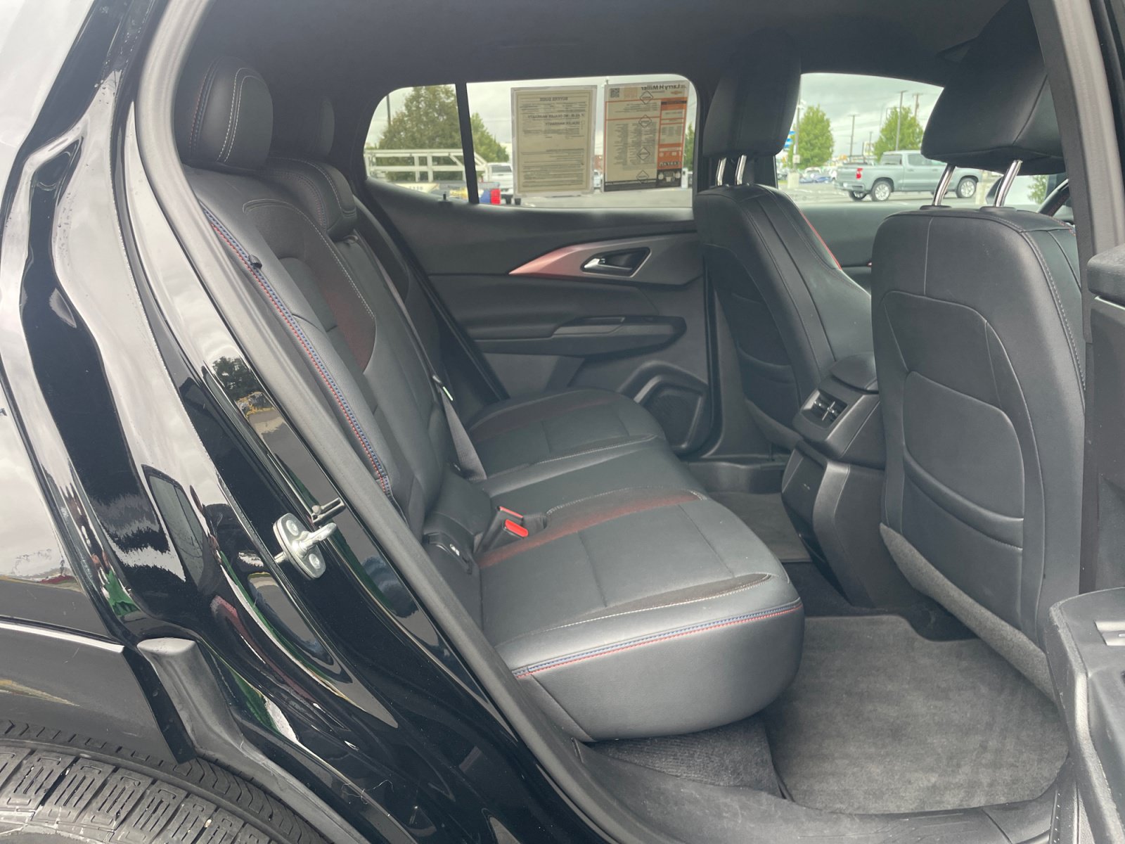 Used 2024 Chevrolet Equinox EV RS FWD image 33