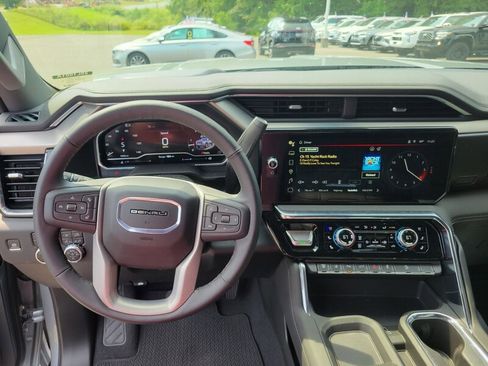 Used 2025 GMC Sierra 2500 Denali w/ Denali Reserve Package image 8