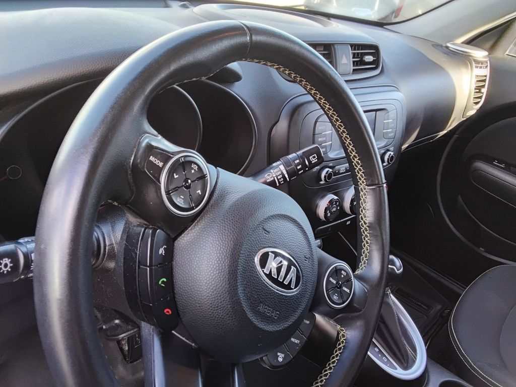 Used 2016 Kia Soul + w/ Designer's Package FWD image 7