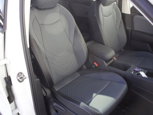 New 2026 Volkswagen Tiguan SE AWD/4WD image 36