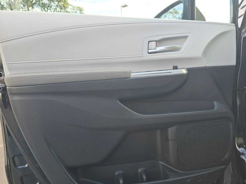Certified 2025 Toyota Sienna XLE image 21