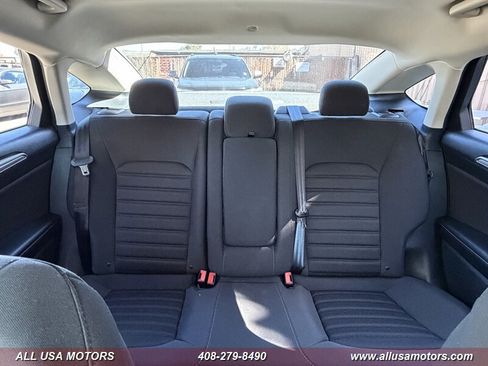 Used 2019 Ford Fusion SE FWD image 28