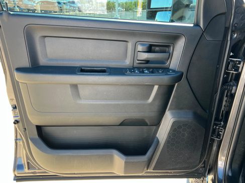 Used 2024 RAM 3500 Tradesman w/ Chrome Appearance Group AWD/4WD image 15