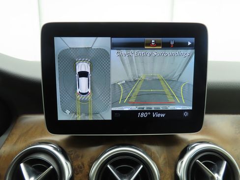 Used 2018 Mercedes-Benz GLA 250 image 14