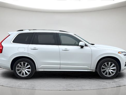 Used 2019 Volvo XC90 T6 Momentum w/ Advanced Package AWD/4WD image 4