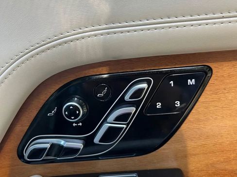 Used 2019 Land Rover Range Rover Long Wheelbase Autobiography image 15