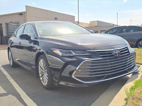 Used 2019 Toyota Avalon Limited w/ Advanced Safety Package image 1