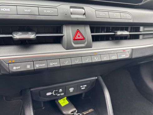 Used 2025 Kia K4 LXS image 27