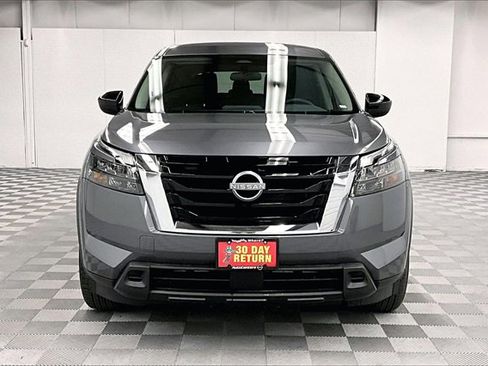 New 2025 Nissan Pathfinder S image 16