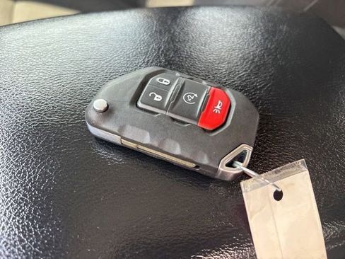 Used 2022 Jeep Gladiator Sport AWD/4WD image 46