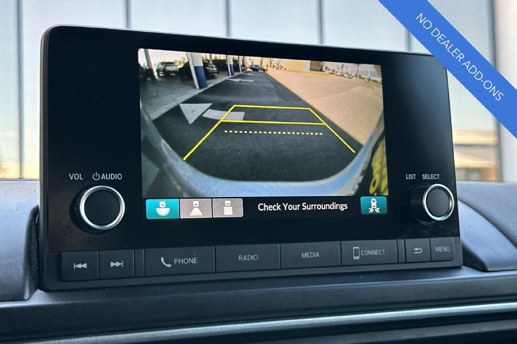 Used 2025 Honda Pilot Sport image 21