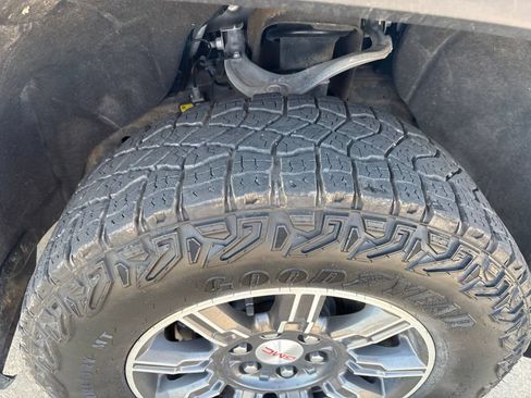Used 2025 GMC Sierra 1500 AT4 AWD/4WD image 3