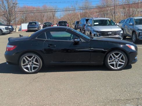 Used 2013 Mercedes-Benz SLK 250 image 2