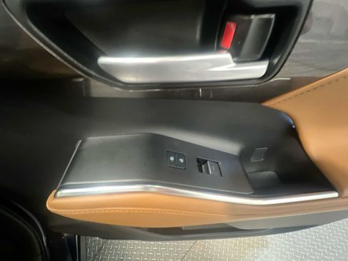 Used 2023 Toyota Highlander Platinum image 36