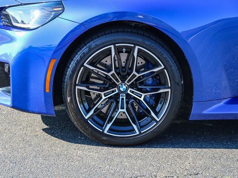 Used 2025 BMW M2 w/ Lighting Package image 8