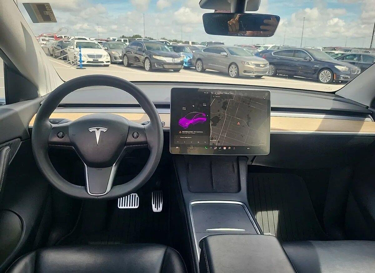 Used 2021 Tesla Model Y Long Range AWD/4WD image 7