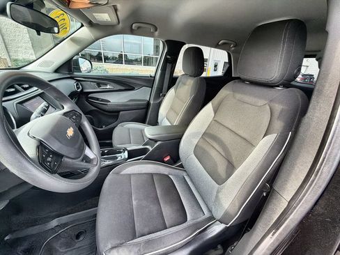 Used 2023 Chevrolet TrailBlazer LT FWD image 13