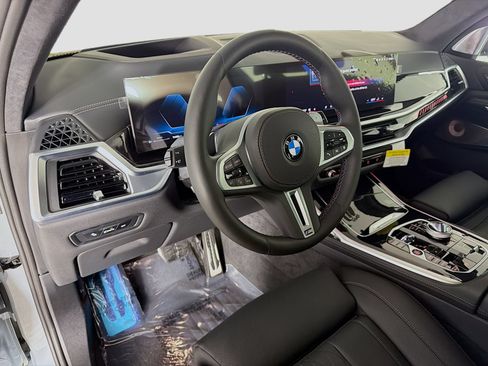 Certified 2025 BMW X7 M60i AWD/4WD image 9