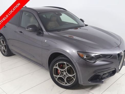 Used 2024 Alfa Romeo Stelvio Ti AWD/4WD image 20