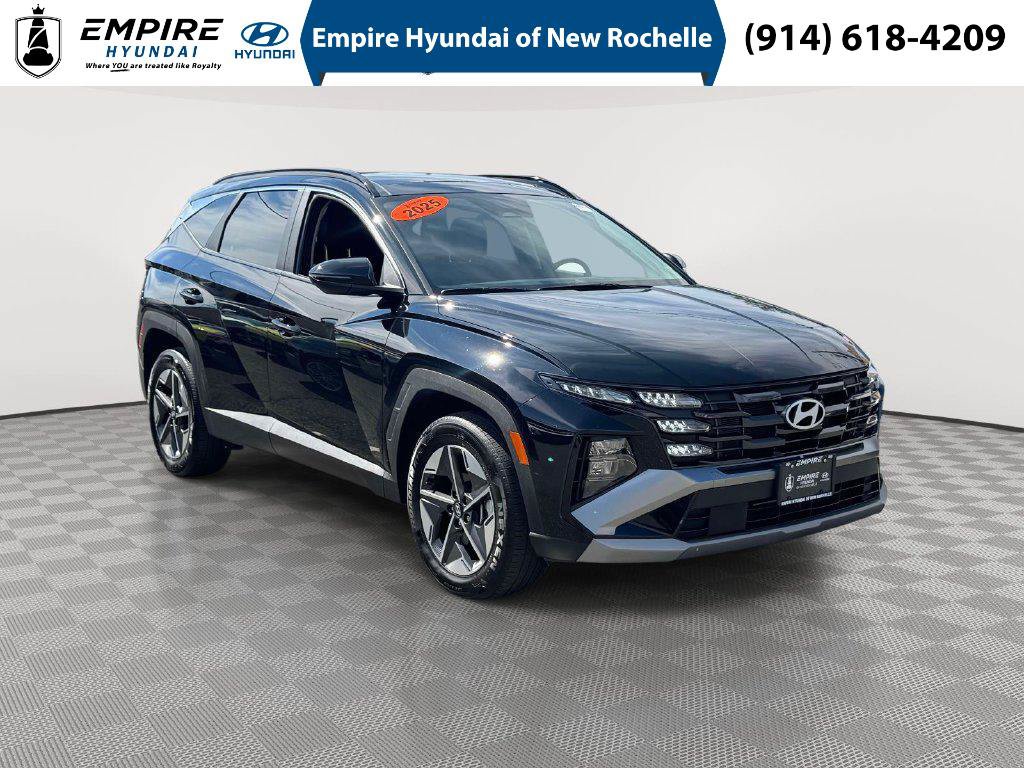 Certified 2025 Hyundai Tucson SEL AWD/4WD image 1