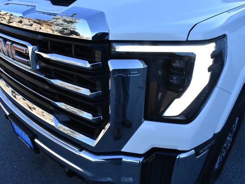 Certified 2025 GMC Sierra 3500 SLE w/ SLE Convenience Package image 10