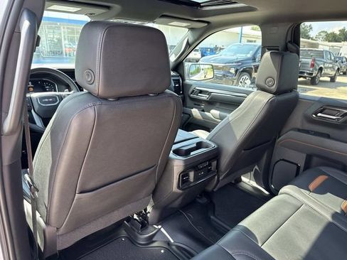 Used 2024 GMC Sierra 1500 AT4 w/ Technology Package image 35