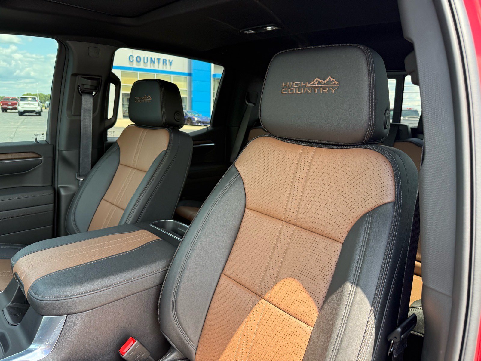 Used 2025 Chevrolet Silverado 1500 High Country AWD/4WD image 16