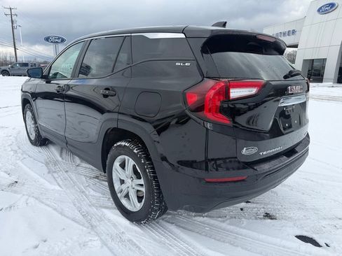 Used 2024 GMC Terrain SLE image 2