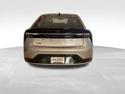 New 2025 Toyota Prius Plug-In Hybrid image 4