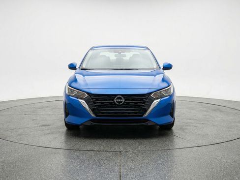 Used 2025 Nissan Sentra SV image 2