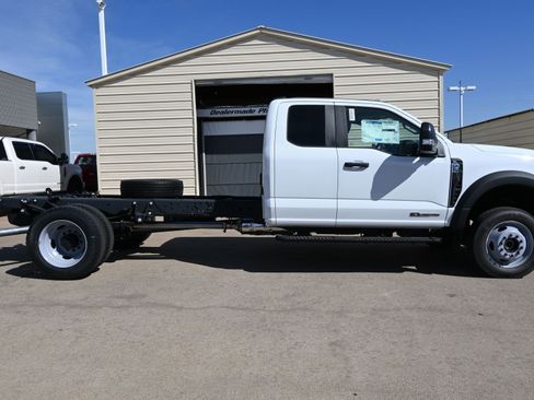 New 2026 Ford F550 4x4 Supercab Super Duty image 7