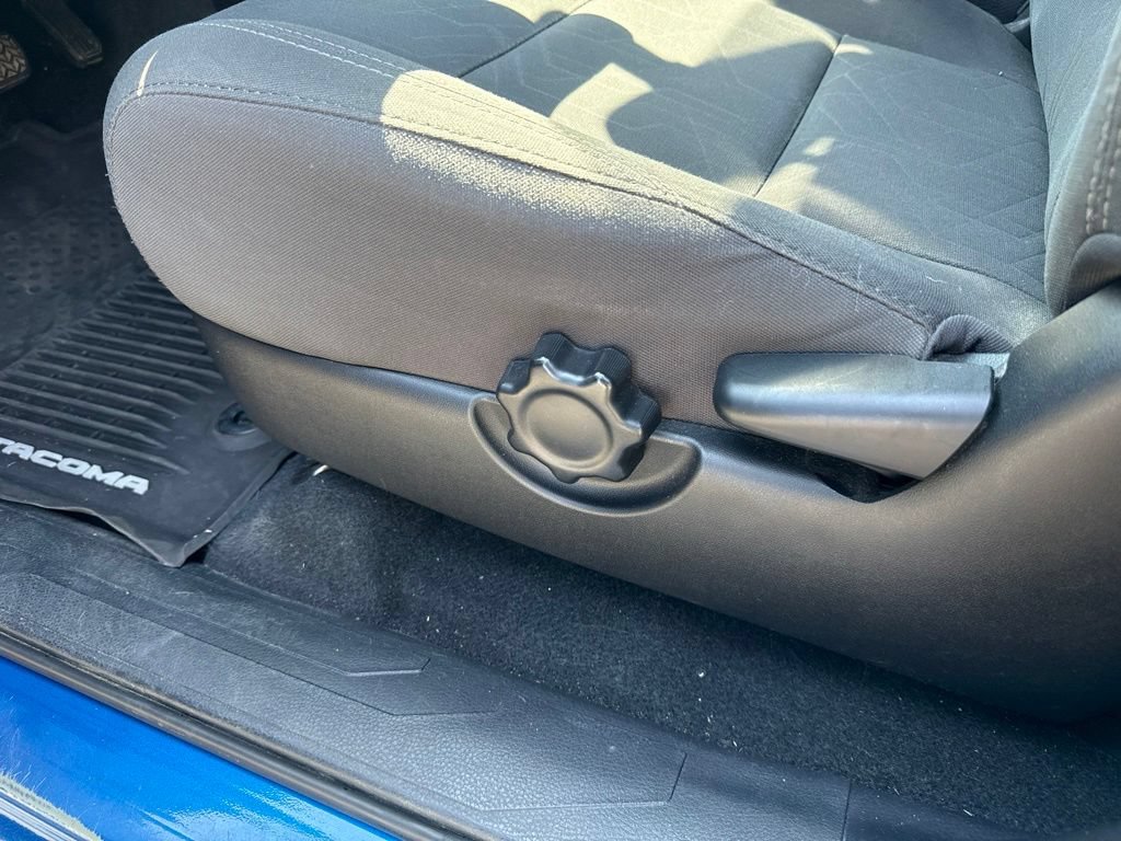 Used 2017 Toyota Tacoma TRD Sport w/ Tow Package RWD image 24