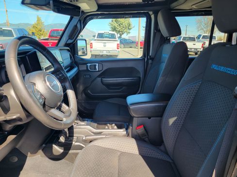 Used 2024 Jeep Wrangler Unlimited Rubicon 4xe w/ Technology Group image 7
