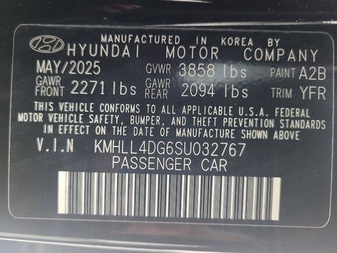 Used 2025 Hyundai Elantra SE FWD image 33