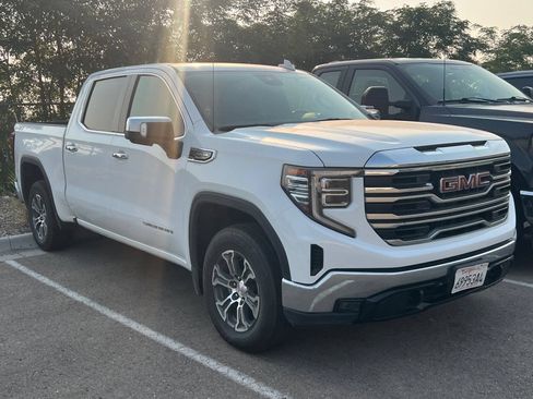 Used 2025 GMC Sierra 1500 SLT AWD/4WD image 2